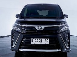 Toyota Voxy 2.0 A/T 2018