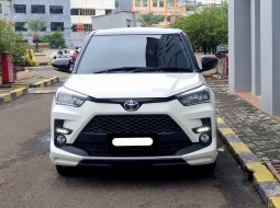 Toyota Raize 1.0T GR Sport CVT (Two Tone) 2021 putih km 26 ribuan cash kredit proses bisa dibantu