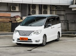 (DP 10Jt ) Nissan Serena Highway Star 2.0 AT 2017 MPV Putih 2
