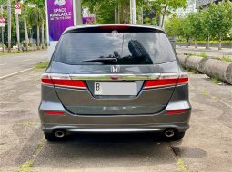 Honda Odyssey 2.4 2012 Abu-abu 5