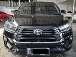 Toyota Innova 2.4 V A/T ( Matic Diesel ) 2022 Hitam Mulus Siap Pakai