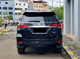 Toyota Fortuner 2.4 VRZ AT 2018 diesel hitam km 54 ribuan cash kredit proses bisa dibantu 12