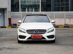 (Miles 20.000) Mercedes-Benz C-Class C250 AMG Line (w205) AT 2016 Sedan Putih