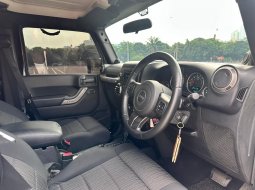 JEEP WRANGLER 3.8L AT 2011 HITAM LOW KM BERGARANSI TERMURAH 7