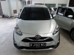 TOYOTA SIENTA V 1.5 AT 2020 SILVER