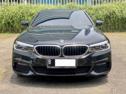 BMW 5 Series 530i M Sport 2020 Hitam 1