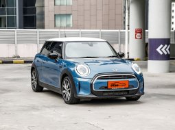 [8.000 Miles] MINI 3 door Cooper Hatch 1.5 2022 Blue on Black