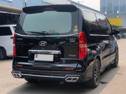 Hyundai H-1 Royale Bensin 2018 3