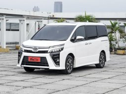 [Proses Kredit Syariah] Toyota Voxy 2.0 A/T 2018 Putih