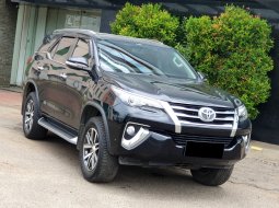 Toyota Fortuner 2.7 SRZ AT 2016 hitam km 30 rb bensin cash kredit proses bisa dibantu 3