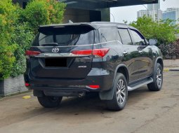 Toyota Fortuner 2.7 SRZ AT 2016 hitam km 30 rb bensin cash kredit proses bisa dibantu 19