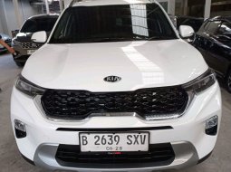 Kia Sonet Premiere AT 2021 Putih