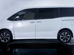JUAL Toyota Voxy 2.0 AT 2018 Putih
(Kilometer 42rb  >> Pajak Nov-2025) 3