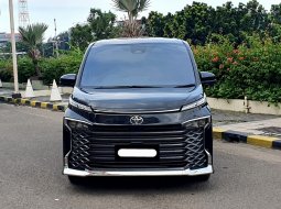 Toyota Voxy CVT 2022 hitam km 21 ribuan cash kredit proses bisa dibantu