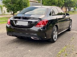 Mercedes-Benz C-Class C200 2018 Hitam 4