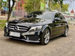 Mercedes-Benz C-Class C200 2018 Hitam 2