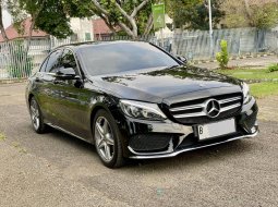 Mercedes-Benz C-Class C200 2018 Hitam 3