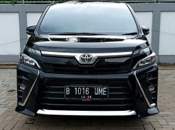 JUAL Toyota Voxy 2.0 AT 2019 Hitam