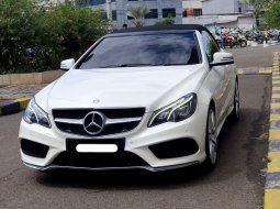 Mercedes-Benz E-Class E250  2013 cabrio putih km 25 ribuan cash kredit proses bisa dibantu