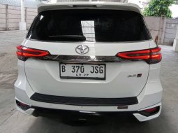 Toyota Fortuner 2.8 GR Sport AT 2022 Putih 10