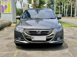 Honda Odyssey 2.4 2012 Abu-abu 1