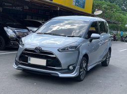 Toyota Sienta Q 2019 1