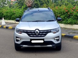 Renault Triber RXZ AT 2022 silver km 10 rb pajak panjang cash kredit bisa