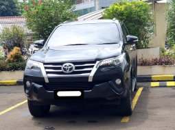 Toyota Fortuner 2.4 VRZ AT 2017 hitam diesel km 59rban cash kredit proses bisa dibantu