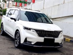 Kia Grand Carnival 2022 putih diesel 11 seater km 14 ribuan 2