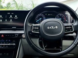 Kia Grand Carnival 2022 putih diesel 11 seater km 14 ribuan 10
