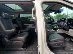Kia Grand Carnival 2022 putih diesel 11 seater km 14 ribuan 17