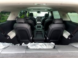 Kia Grand Carnival 2022 putih diesel 11 seater km 14 ribuan 15