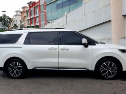 Kia Grand Carnival 2022 putih diesel 11 seater km 14 ribuan 8