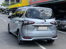 Toyota Sienta Q 2019 5