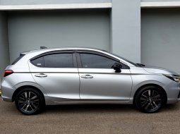 Honda City Hatchback New  City RS Hatchback CVT 2022 silver km 16 ribuan cash kredit proses bisa 5