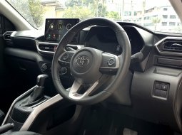 Toyota Raize 1.0T GR Sport CVT (One Tone) 2022 putih km 18ribuan cash kredit proses bisa dibantu 9