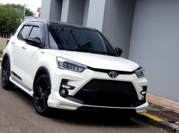 Toyota Raize 1.0T GR Sport CVT (One Tone) 2022 putih km 18ribuan cash kredit proses bisa dibantu 2