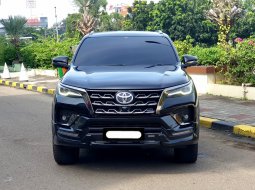 Toyota Fortuner New  4x2 2.8 GR Sport A/T DSL 2022 diesel hitam