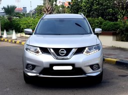 Nissan X-Trail 2.5 CVT 2017 silver km 30 rb dp hanya 28 jtan