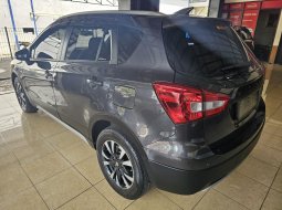 Suzuki SX4 S-Cross New  At 2022 Abu abu 3