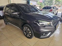 Suzuki SX4 S-Cross New  At 2022 Abu abu