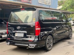 Hyundai H-1 Royale 2018 Hitam 4