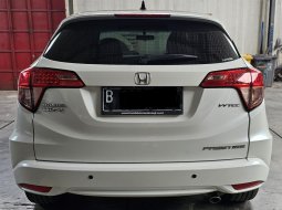 Honda HRV Prestige A/T ( Matic Sunroof ) 2016 Putih Km 54rban Mulus Siap Pakai 5