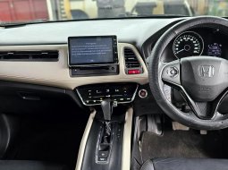 Honda HRV Prestige A/T ( Matic Sunroof ) 2016 Putih Km 54rban Mulus Siap Pakai 8