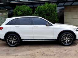 Mercedes-Benz GLC 200 AMG Line 2022 putih km 26 ribuan cash kredit bisa dibantu 4