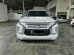 Mitsubishi Pajero Dakar 2.4 diesel AT ( Matic ) 2022 Putih Km Low cuma 21rban Good Condition mulus