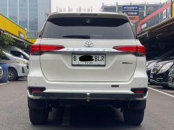 FORTUNER VRZ TRD AT PUTIH 2019 BERGARANSI PAJAK PANJANG TERMURAH 5