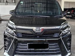 Toyota Voxy A/T ( Matic ) 2019/ 2020 Hitam Coklat Km 68rban Mulus Siap Pakai