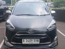 Toyota Sienta Q 1.5 AT 2018