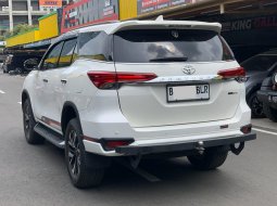 Toyota Fortuner 2.4 TRD AT 2019 3